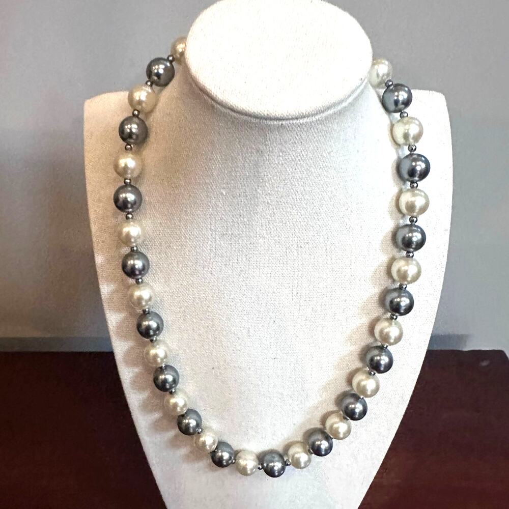 Hong Kong Faux Peart Necklace Vintage Retro Gray Cream Classic Jewelry